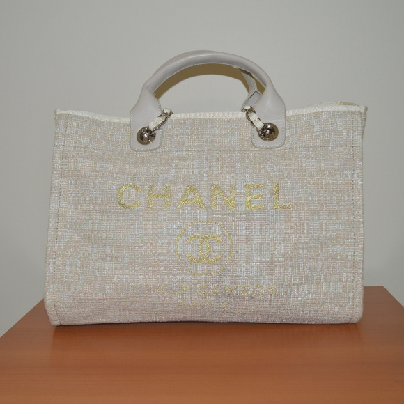 chanel lurex boucle medium deauville tote
